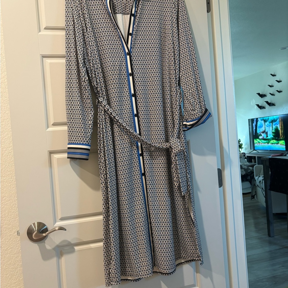 Elegant Blue and White Patterned Dress